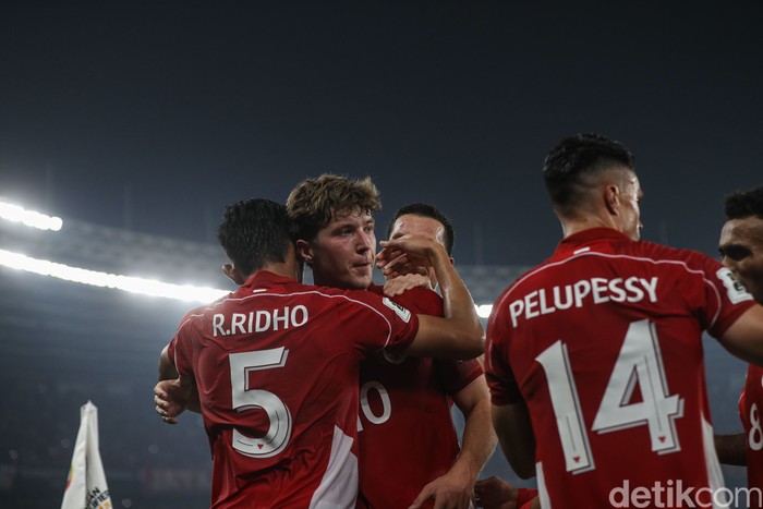 **Skuad Final Timnas Indonesia Hadapi Jepang: Rizky Ridho Absen, Shayne Kembali!**
