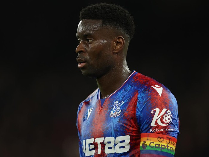 **Pekan Depan, Liverpool Siap Perkenalkan Bek Baru**