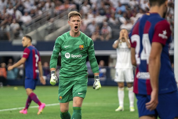 Barcelona KebakaranApi! Mencopot Kaptenan Marc-Andre ter Stegen di 2025