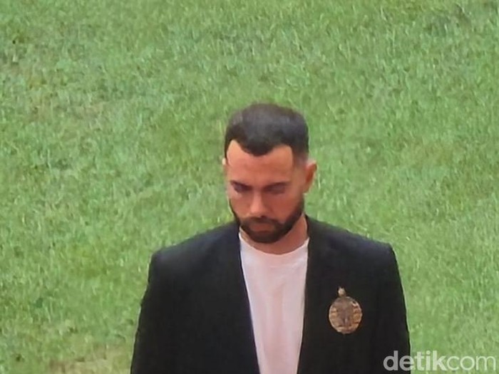 Jordi Amat Tertangkap Kamera Lagi di JIS, Segera Here We Go? Pemain Ini Jadi Perhatian!