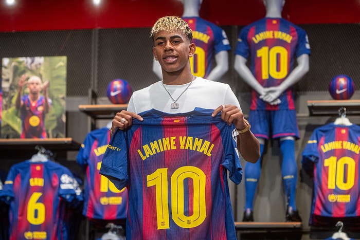 **Lamine Yamal dan Jersey Baru Nomor 10, Cuan Barcelona Rp 189 M dalam Sehari!**