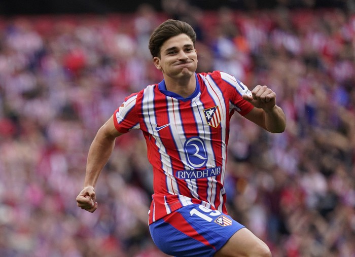 **Barcelona Siap Boyong Julian Alvarez, Bintang Muda Argentina**