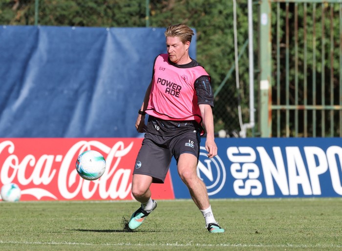 Spesial! De Bruyne Siap Menjejeri Maradona di Napoli dengan Nomor Legendaris