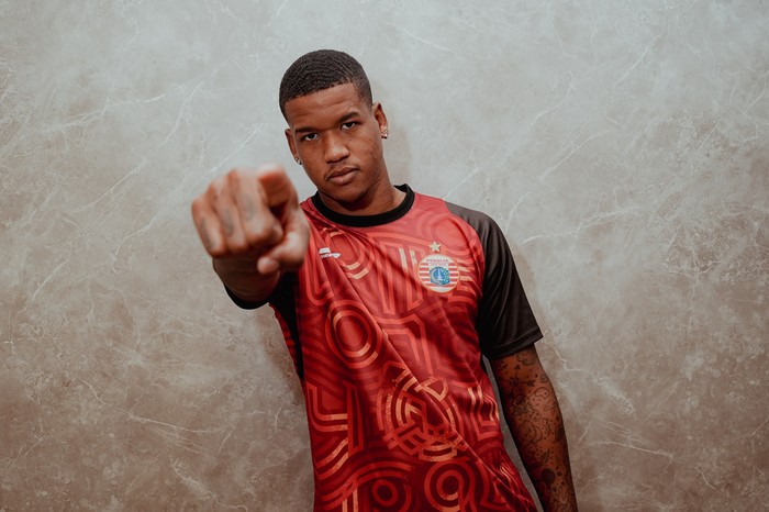 **Persija Semakin Rasa Brasil: Alan Cardoso Bergabung, Bek Kiri Berpengalaman dari Brasil**