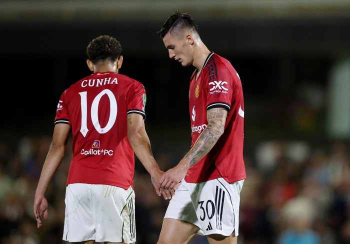 Phil Jones: Manchester United Lumpuh di Carabao Cup vs Grimsby Town