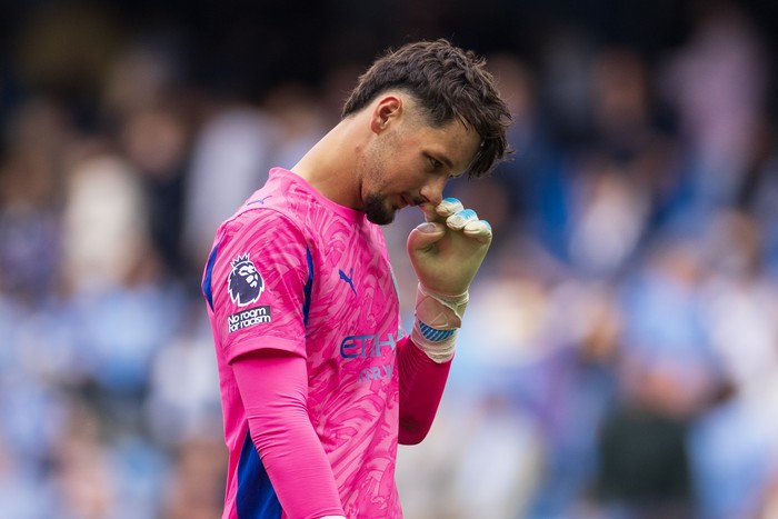 **Donnarumma Datang, Sabar-sabar Trafford: Pergerakan Strategis Manchester City**