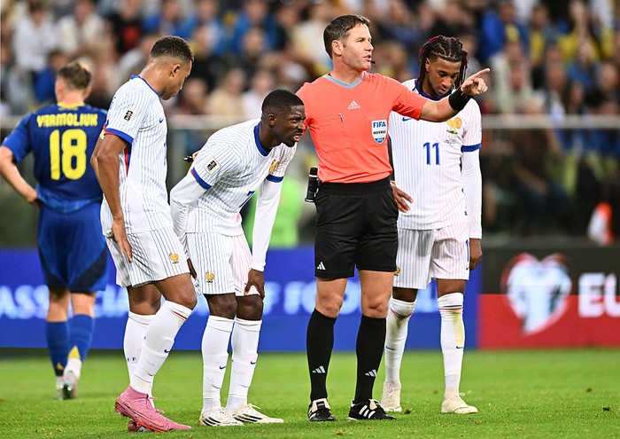 PSG dalam Kebakaran: Dembele Cedera, Doue Ikut Jatuh!