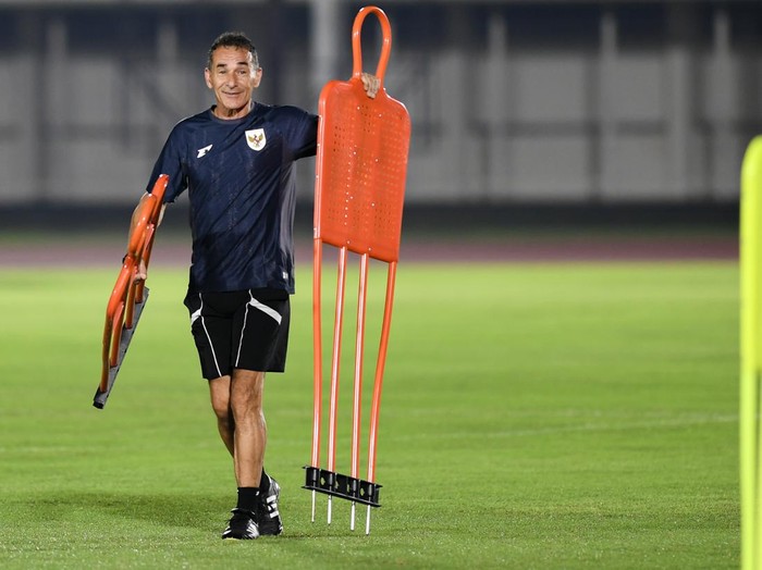 Pelatih Korsel: Indonesia Tak Sebanding dengan Era STY, Vanenburg Malah Cuek!