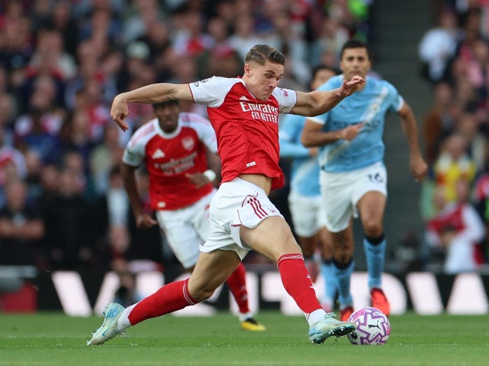 **Walcott: Mengapa Tidak Serang Man City Sejak Awal? Arsenal vs. City Berakhir Seri**