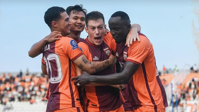 **Super League: Borneo FC Terus Berjaya, 17 Tim Telah Tumbang**