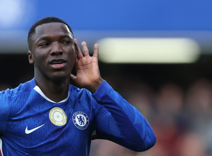 **Moises Caicedo: Pemain Nomor 6 yang Dinilai Selevel dengan Rodri dan Gravenberch!**