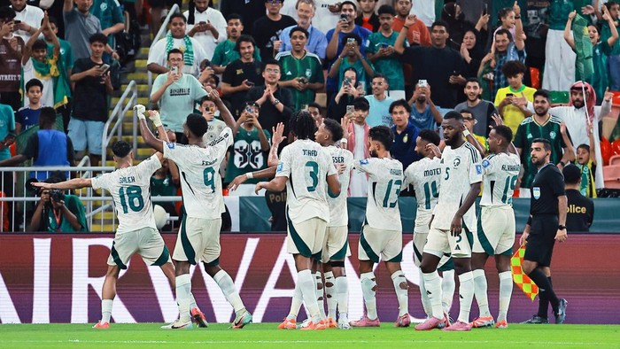 Indonesia Sempat Unggul, Reaksi Arab Saudi Dipuji: Kisah Menakjubkan di Dunia Bola!