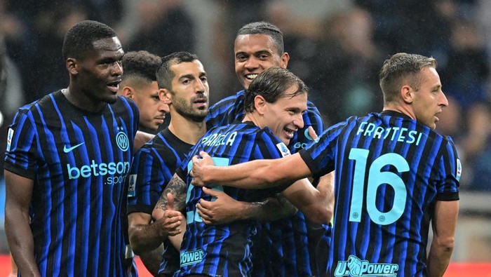 **Dumfries: Inter Harus Kalahkan Roma Bagaimanapun Caranya**