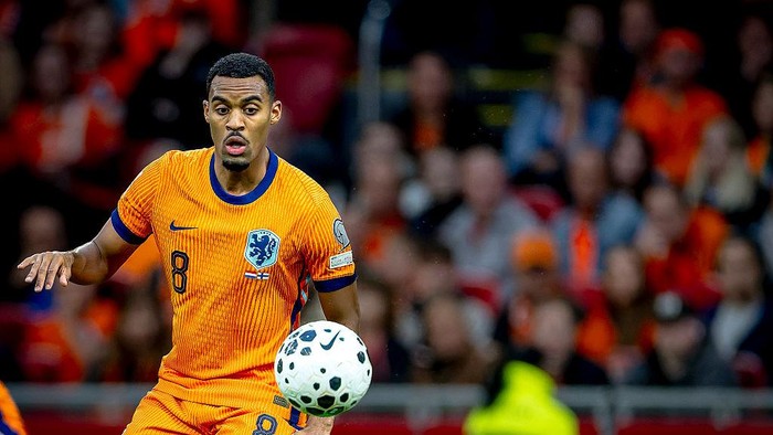 Duh, Gravenberch Cedera: Liverpool Kehilangan Gelandang Penting