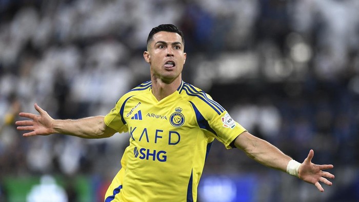 **Top! Cristiano Ronaldo Raih 950 Gol di Kemenangan Al Nassr melawan Al Hazm**