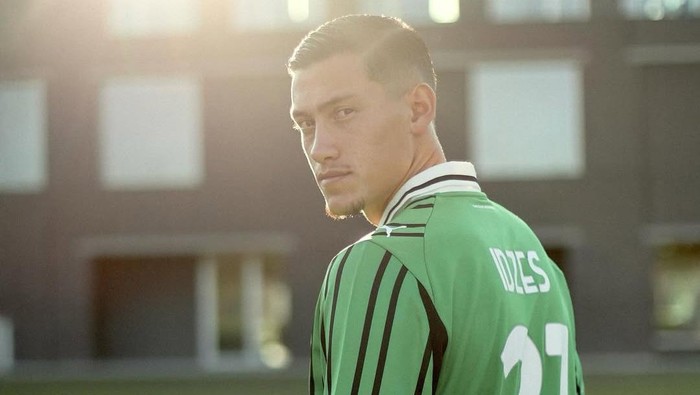 **Pengorbanan Indah Jay Idzes: Dari Gelandang ke Bek Tengah yang Membuat Beda**