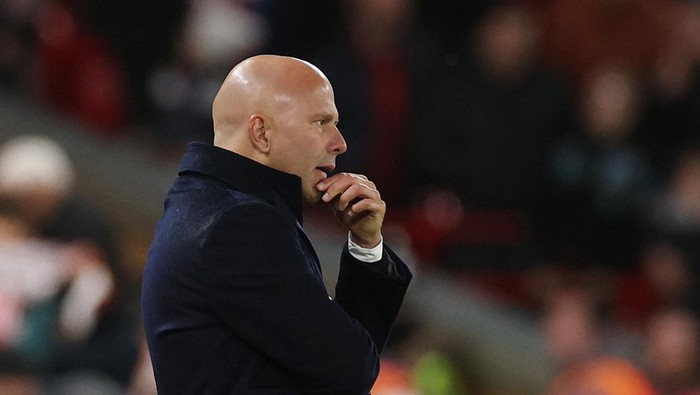 Arne Slot Klarifikasi Soal Keluhan Skuad Liverpool Tak Cukup Besar: Benarkah Ada Masalah?