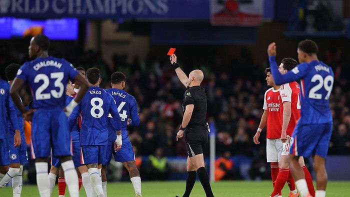 Arsenal Gagal Manfaatkan Keuntungan Kartu Merah Caicedo di Stamford Bridge